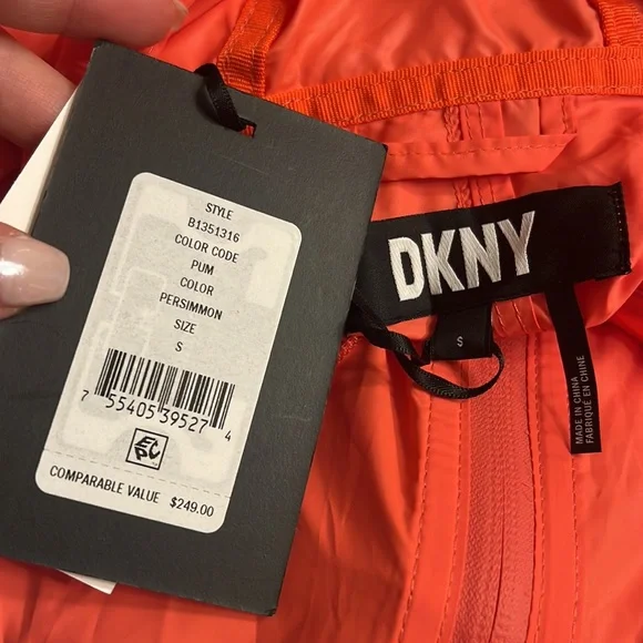 NWT DKNY Oversized Convertible Anorak Jacket in Persimmon